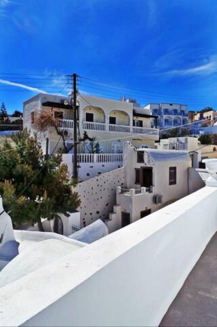 On An Island Suites & Apartments - Fira Екстериор снимка