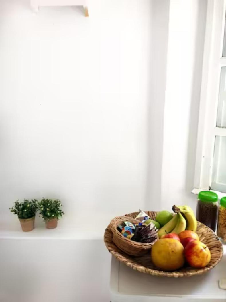 On An Island Suites & Apartments - Fira Екстериор снимка
