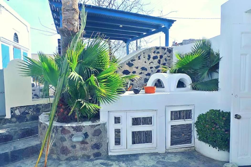 On An Island Suites & Apartments - Fira Екстериор снимка